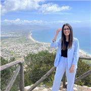 Laureanda in economia con diploma alberghiero, impartisco ripetizioni per scuole elementari e medie, e superiori professionali